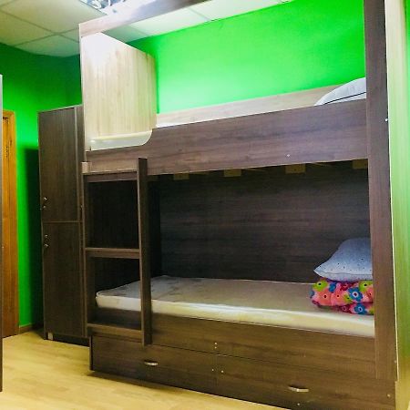 Apelsin Hostel Almaty Eksteriør billede