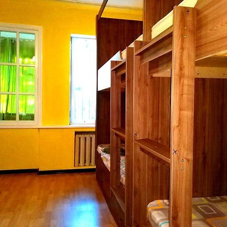 Apelsin Hostel Almaty Eksteriør billede