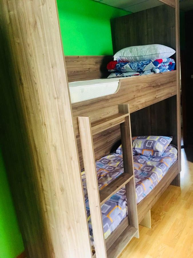 Apelsin Hostel Almaty Eksteriør billede