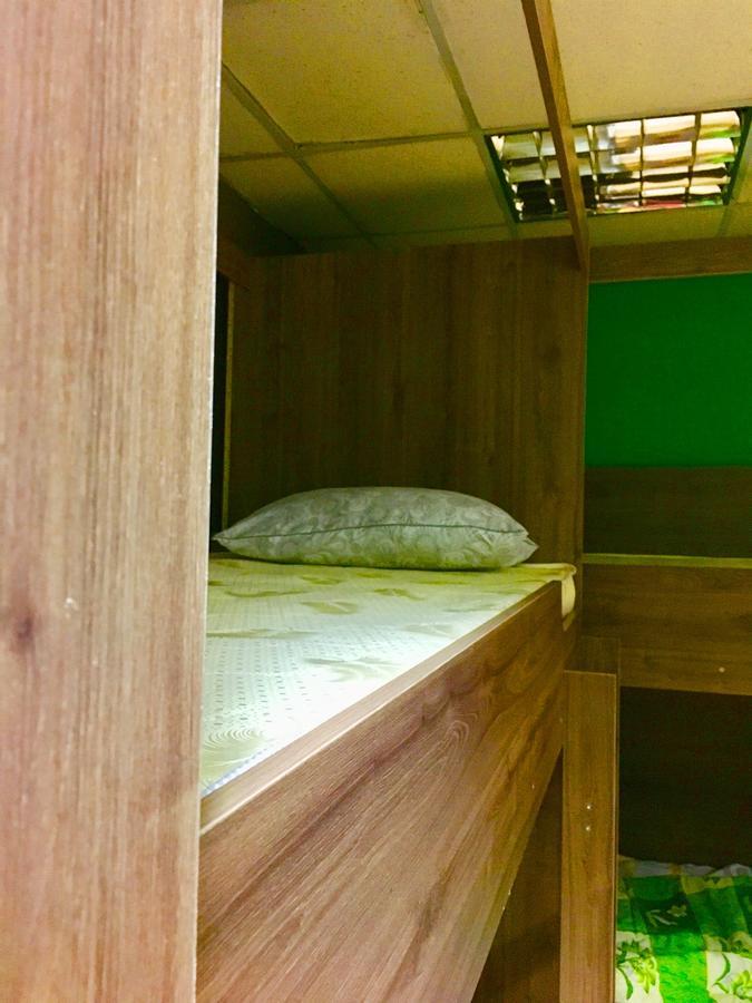 Apelsin Hostel Almaty Eksteriør billede