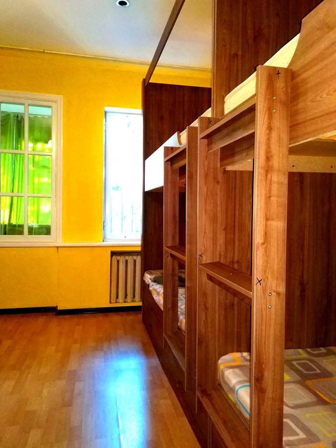 Apelsin Hostel Almaty Eksteriør billede