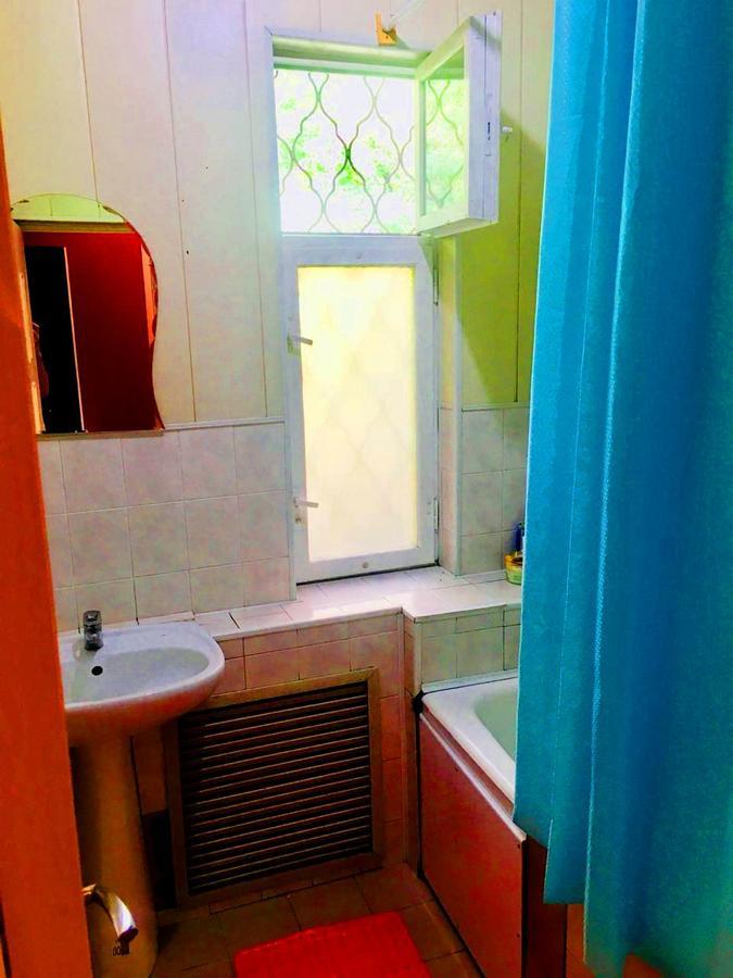 Apelsin Hostel Almaty Eksteriør billede