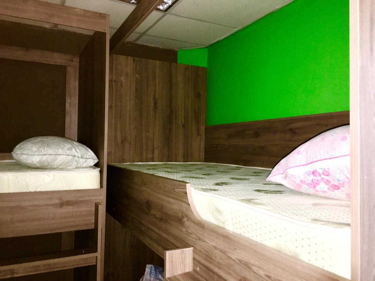 Apelsin Hostel Almaty Eksteriør billede